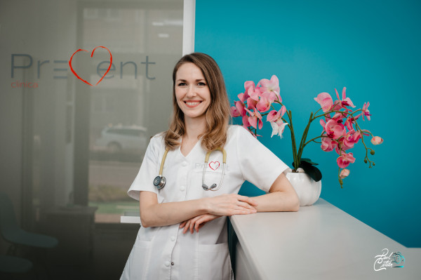 Dr. Adina Comșa